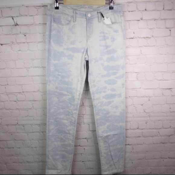 NWT Calvin Klein Acid Wash Ultimate Skinny Jeans - Picture 1 of 5